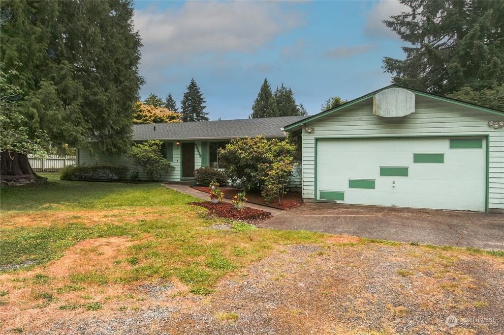 Photo of 10326 46th Place SE, Lake Stevens, WA 98258 (MLS # 2250981)