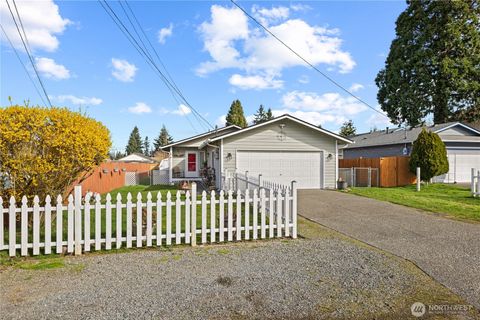 Photo of 2209 Adams Avenue, Everett, WA 98203 (MLS # 2497116)
