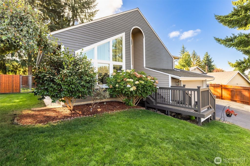 Photo of 12009 SE 251st Place, Kent, WA 98030 (MLS # 2436854)