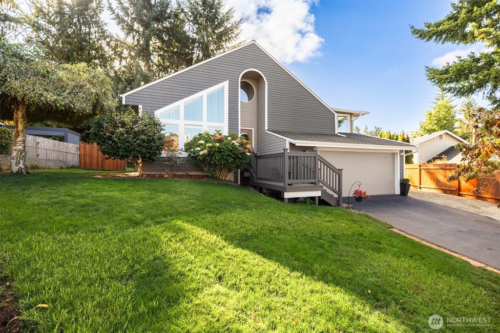 Photo of 12009 SE 251st Place, Kent, WA 98030 (MLS # 2436854)