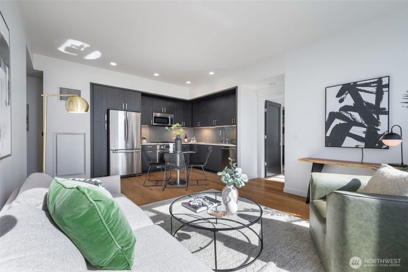 1321 Seneca Street 604