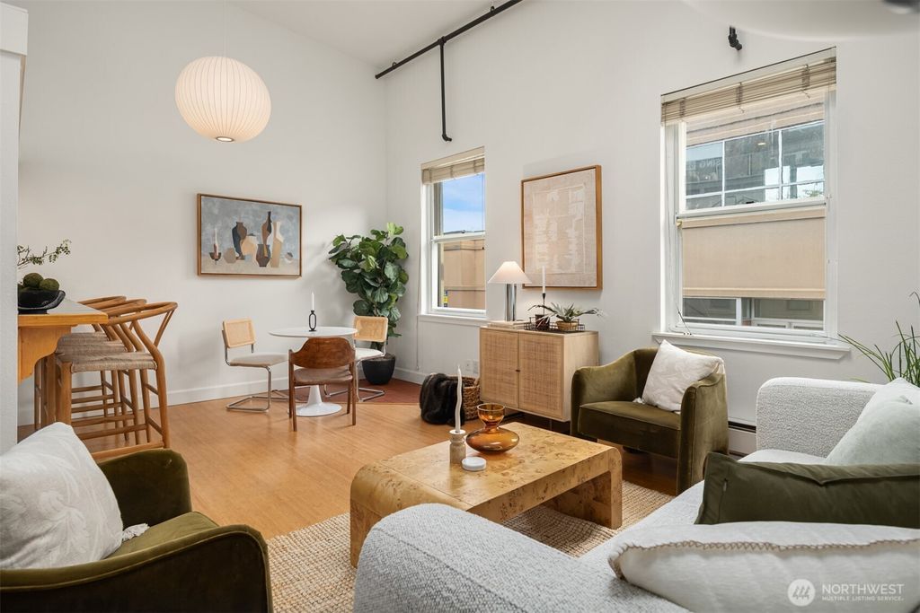 Photo of 1406 Harvard Avenue #7, Seattle, WA 98122 (MLS # 2472919)