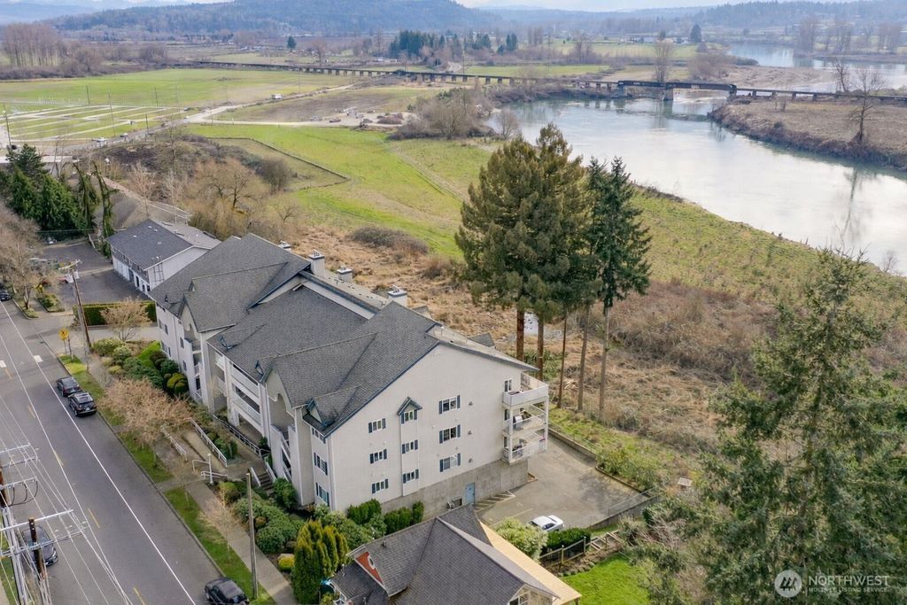 Photo of 509 1st Street #104, Snohomish, WA 98290 (MLS # 2472535)