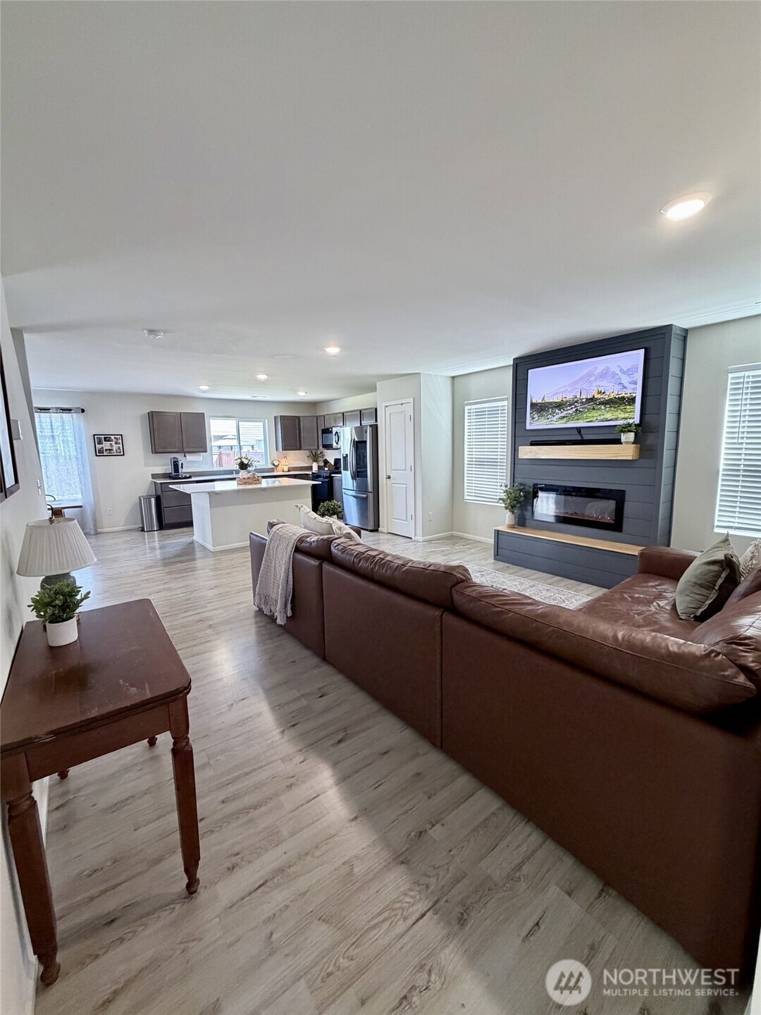 9124 Silverspot Drive SE