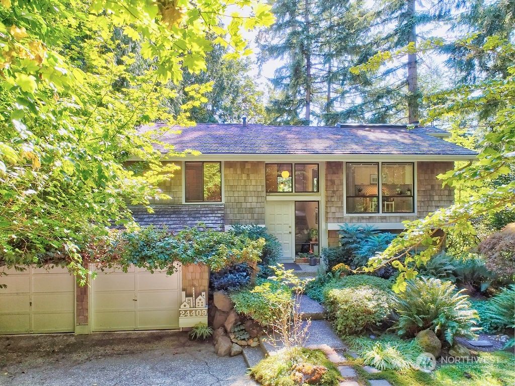 Photo of 24409 SE 20th Place, Sammamish, WA 98075 (MLS # 1995544)