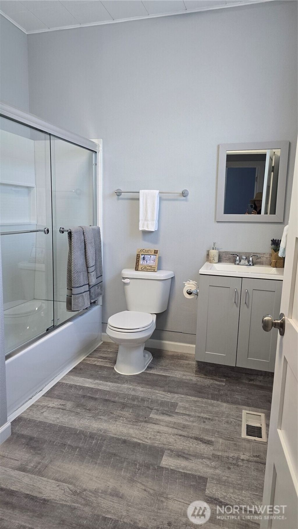 Photo of 420 2nd Avenue S, Kent, WA 98032 (MLS # 2419522)