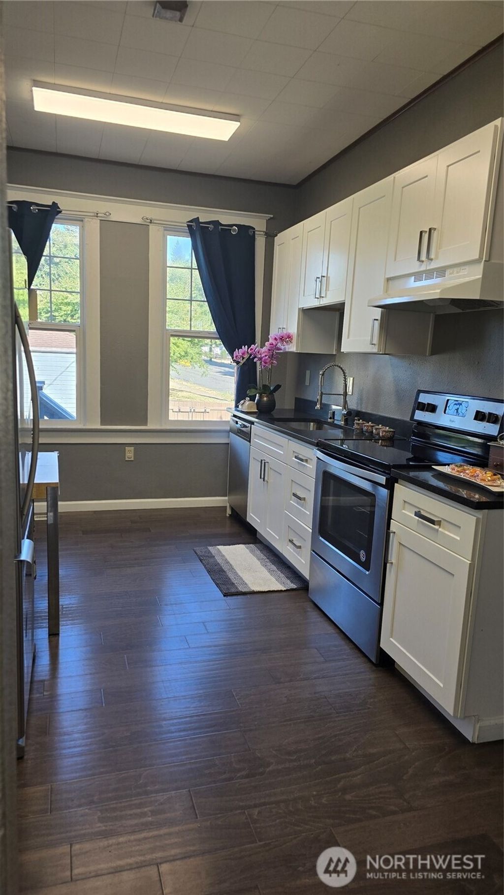 Photo of 420 2nd Avenue S, Kent, WA 98032 (MLS # 2419522)