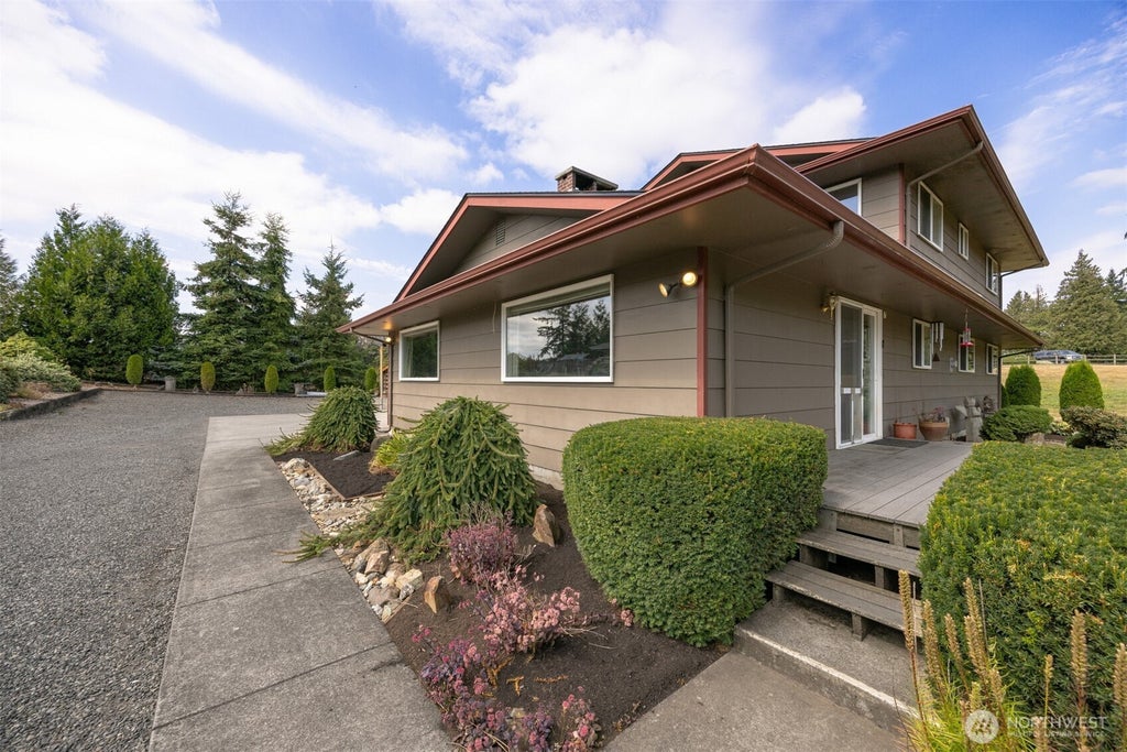 Photo of 9471 Axlund Road, Lynden, WA 98264 (MLS # 2574839)