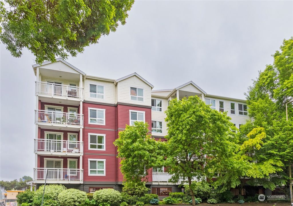 Photo of 2805 NE 125th St #207, Seattle, WA 98125 (MLS # 2238667)