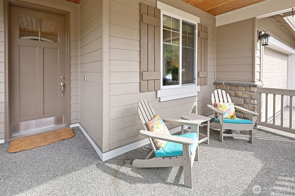 Photo of 10628 106th Place NE, Kirkland, WA 98033 (MLS # 2343728)