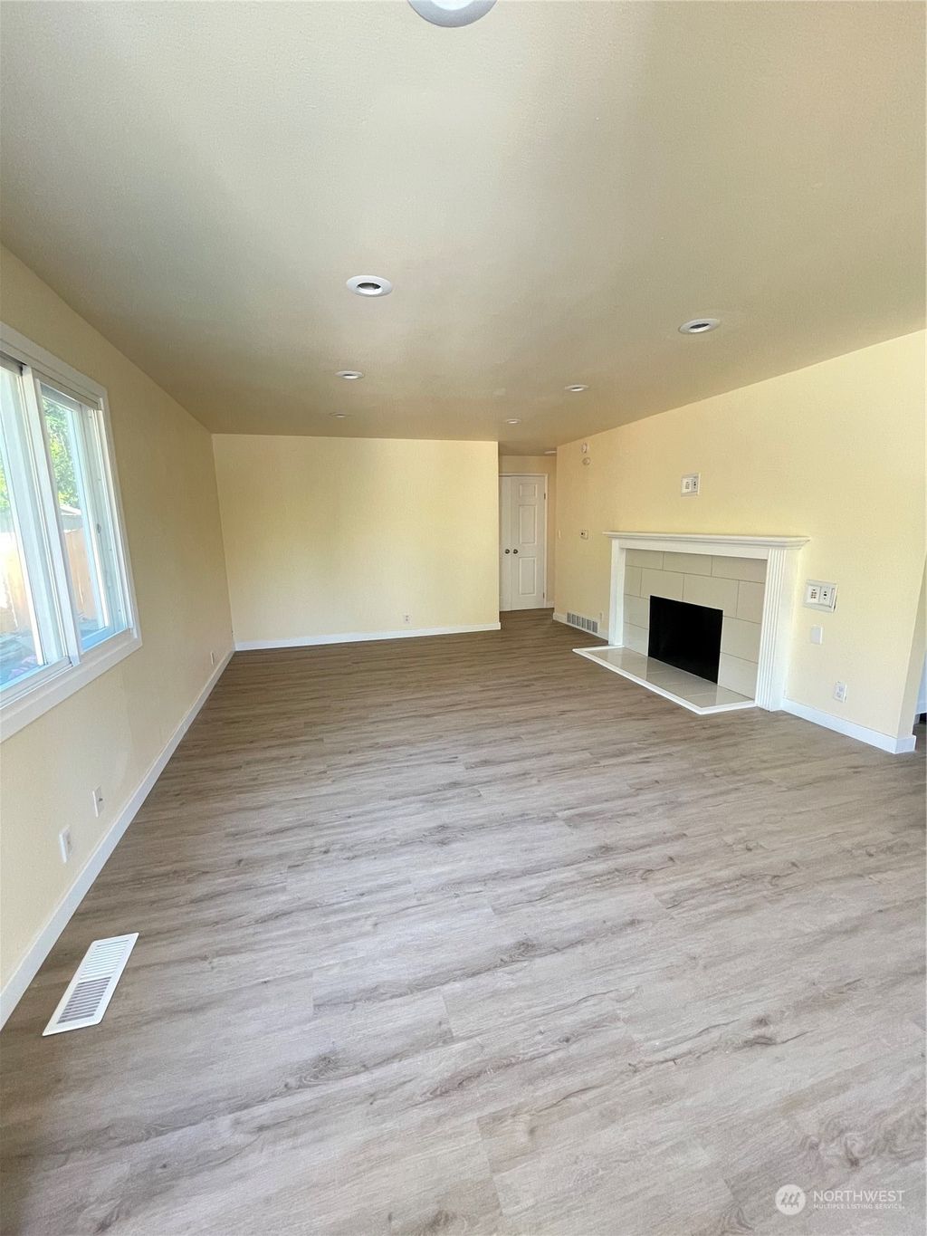 Photo of 11722 14th Avenue S, Seattle, WA 98168 (MLS # 2296344)
