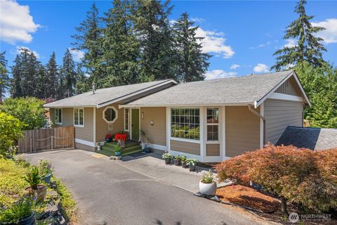 Photo of 802 Milton Way, Milton, WA 98354 (MLS # 2547870)