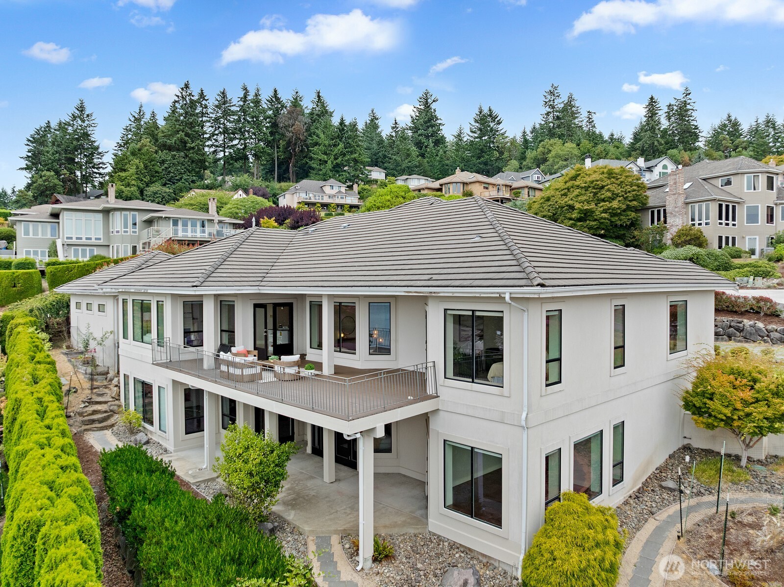 20 35th Avenue