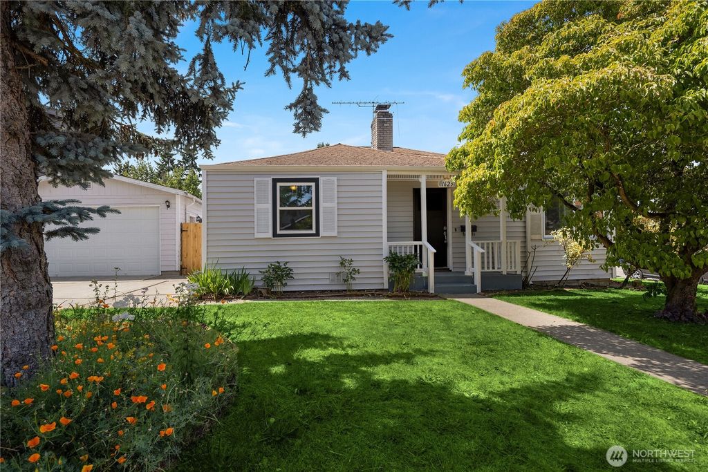 Photo of 1623 N 90th Street, Seattle, WA 98103 (MLS # 2398024)