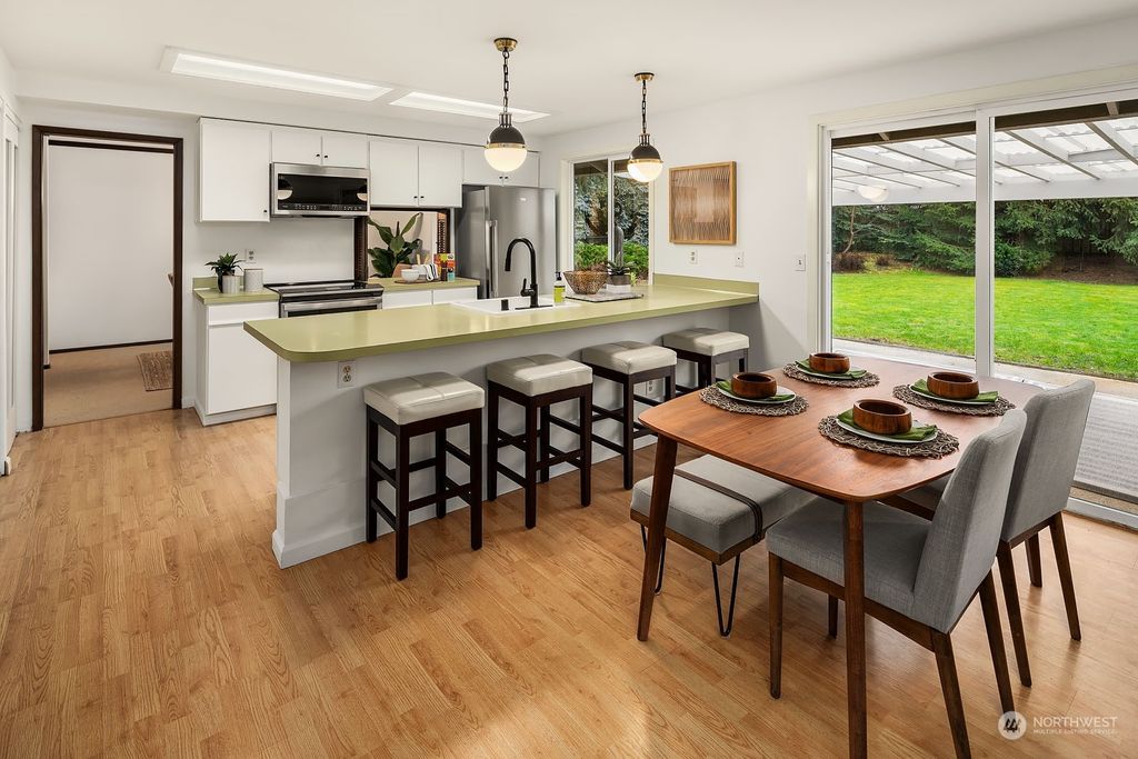 Photo of 17 Skagit Key Ky, Bellevue, WA 98006 (MLS # 2204838)
