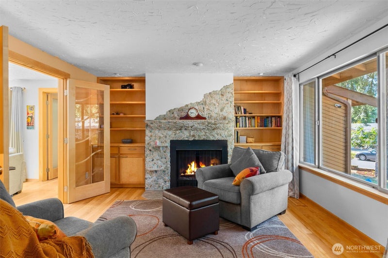 6912 43rd Loop SE