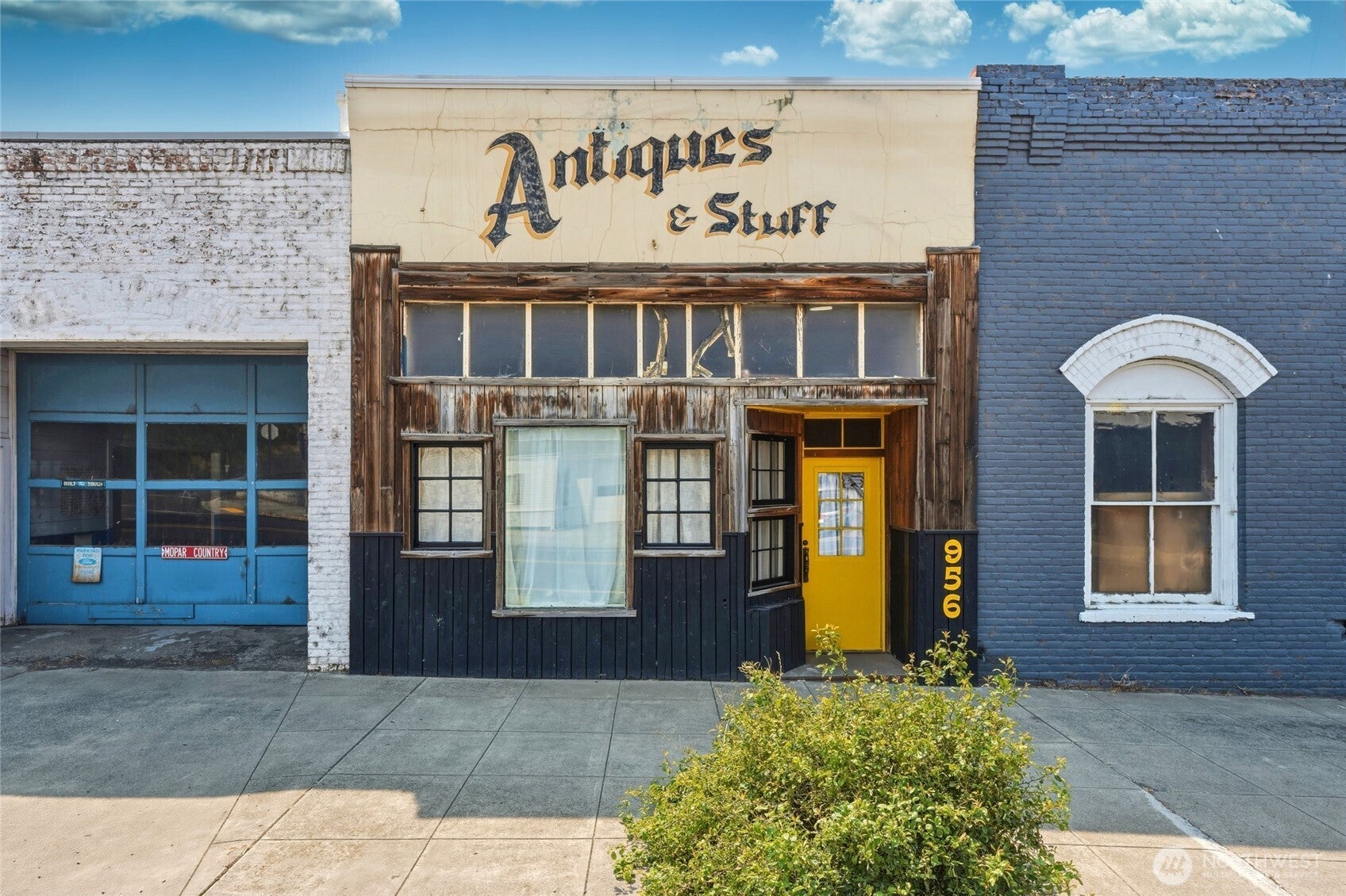 956 Main Street