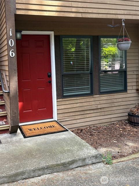 1101 SW Harrier Circle 106 Oak Harbor WA 98277