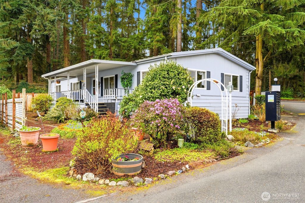 Photo of 12727 112th Avenue E #13, Puyallup, WA 98374 (MLS # 2496486)