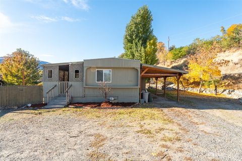 Photo of 271 Chestnut Street, Chelan Falls, WA 98817 (MLS # 2449275) Photo of 271 Chestnut Street, Chelan Falls, WA 98817 (MLS # 2449275)