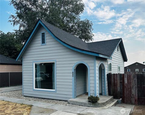 Photo of 260 SW 6th Avenue SW, Ephrata, WA 98837 (MLS # 2570428)