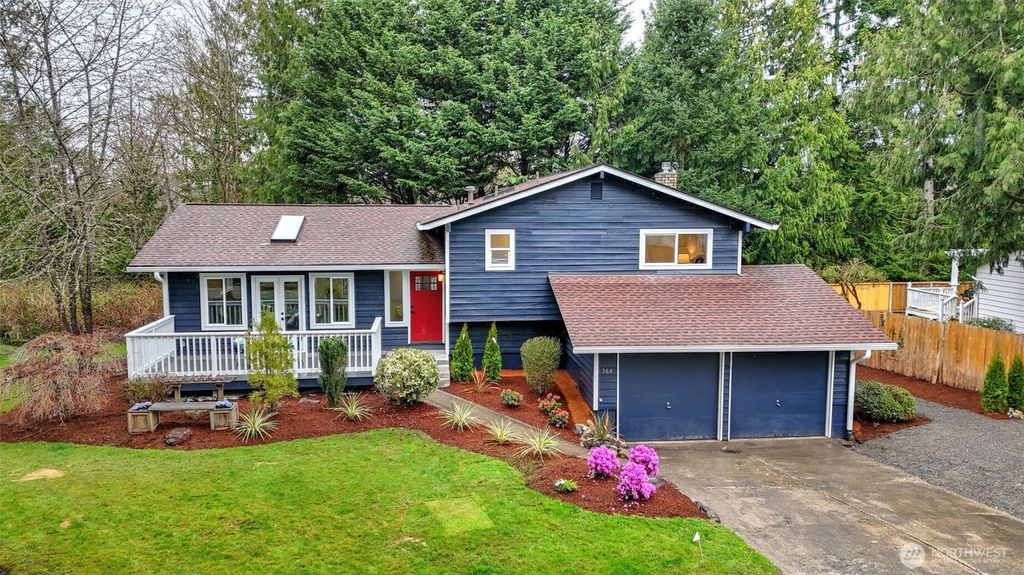 Photo of 360 Dorado Drive NW, Issaquah, WA 98027 (MLS # 2352322)