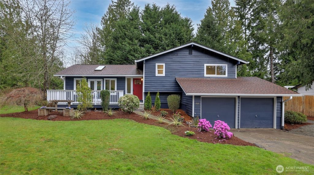 Photo of 360 Dorado Drive NW, Issaquah, WA 98027 (MLS # 2352322)