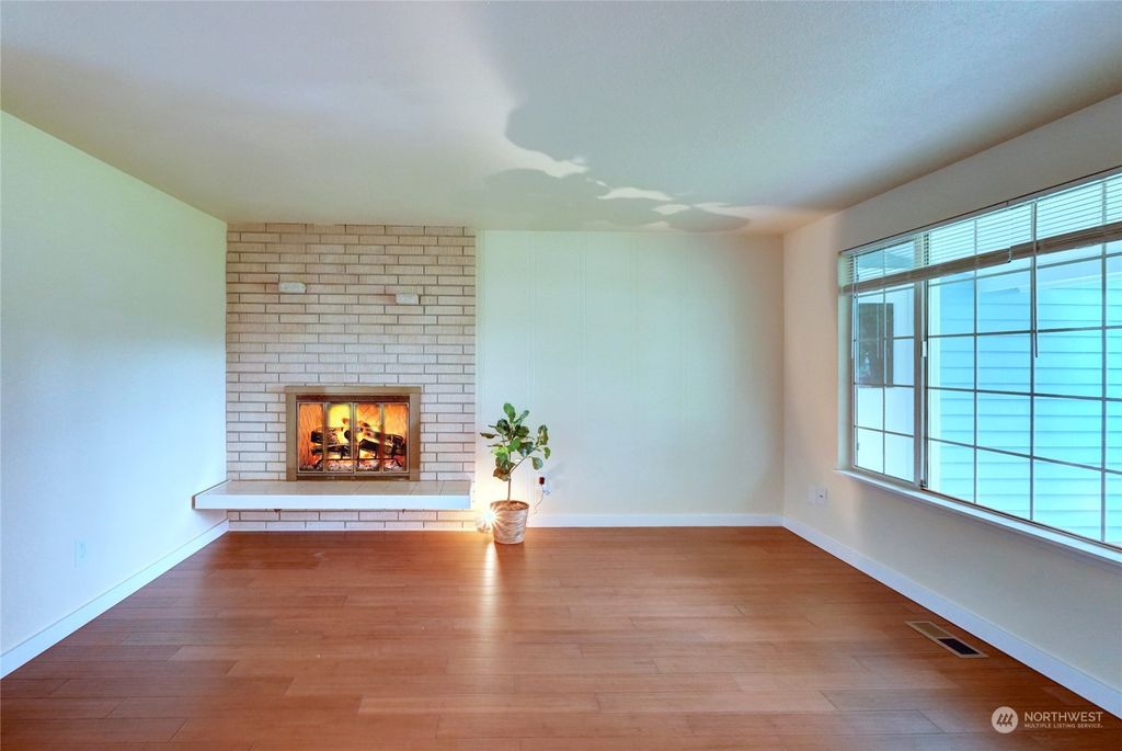 Photo of 31230 9th Avenue S, Federal Way, WA 98003 (MLS # 2234476)