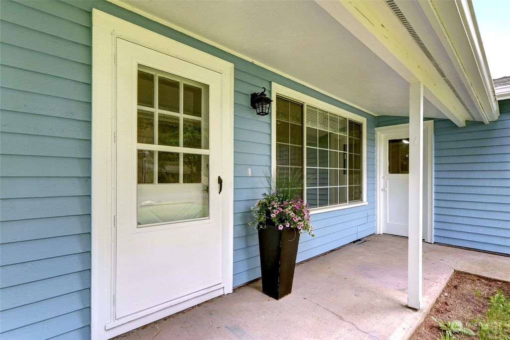 Photo of 31230 9th Avenue S, Federal Way, WA 98003 (MLS # 2234476)