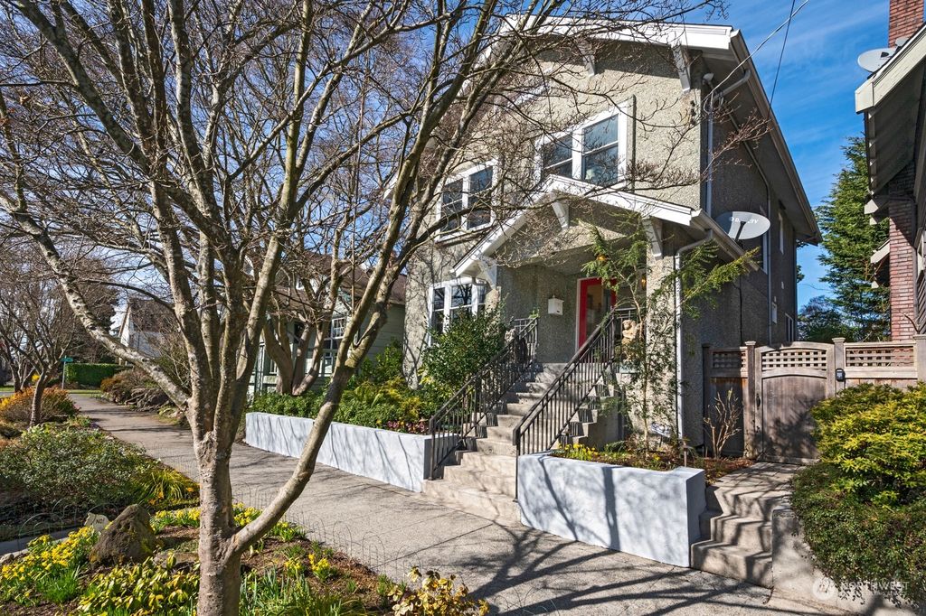 Photo of 516 W Smith Street, Seattle, WA 98119 (MLS # 2045275)