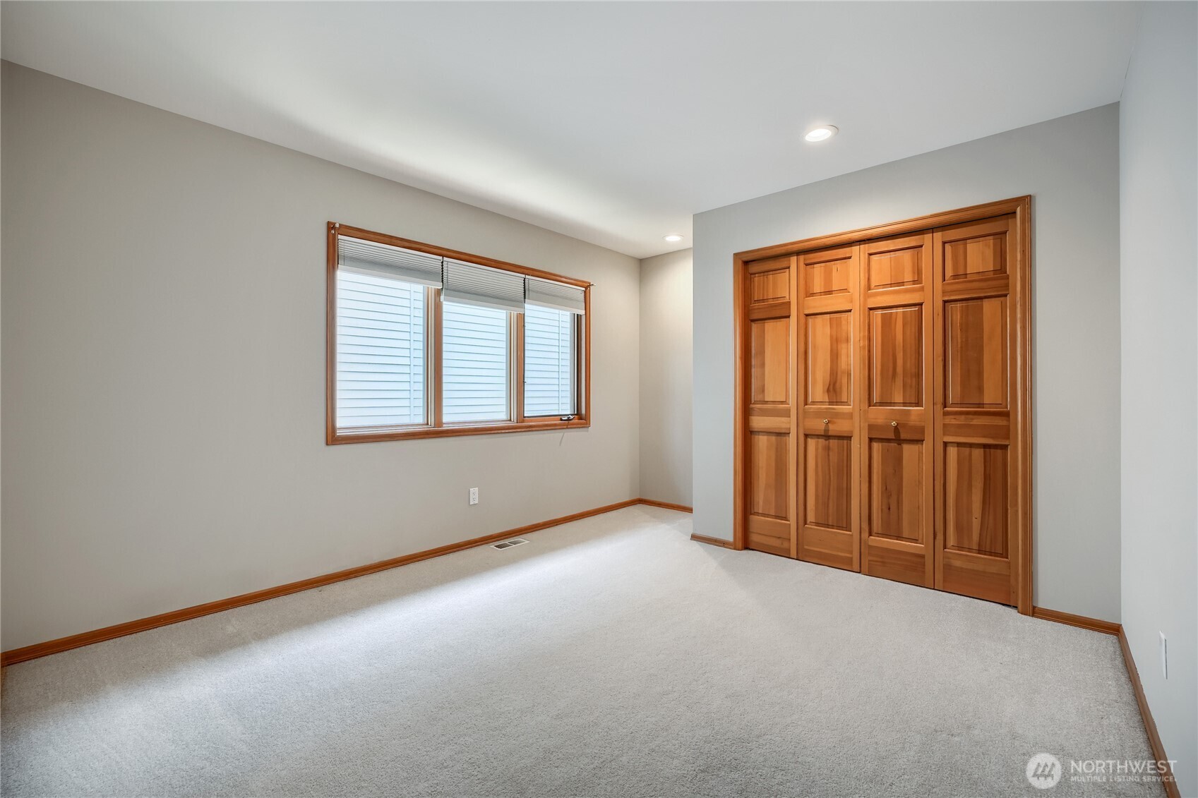 Bellevue, Washington, 98006, United States, 4 Bedrooms Bedrooms, ,3 BathroomsBathrooms,Residential,Active,2051947