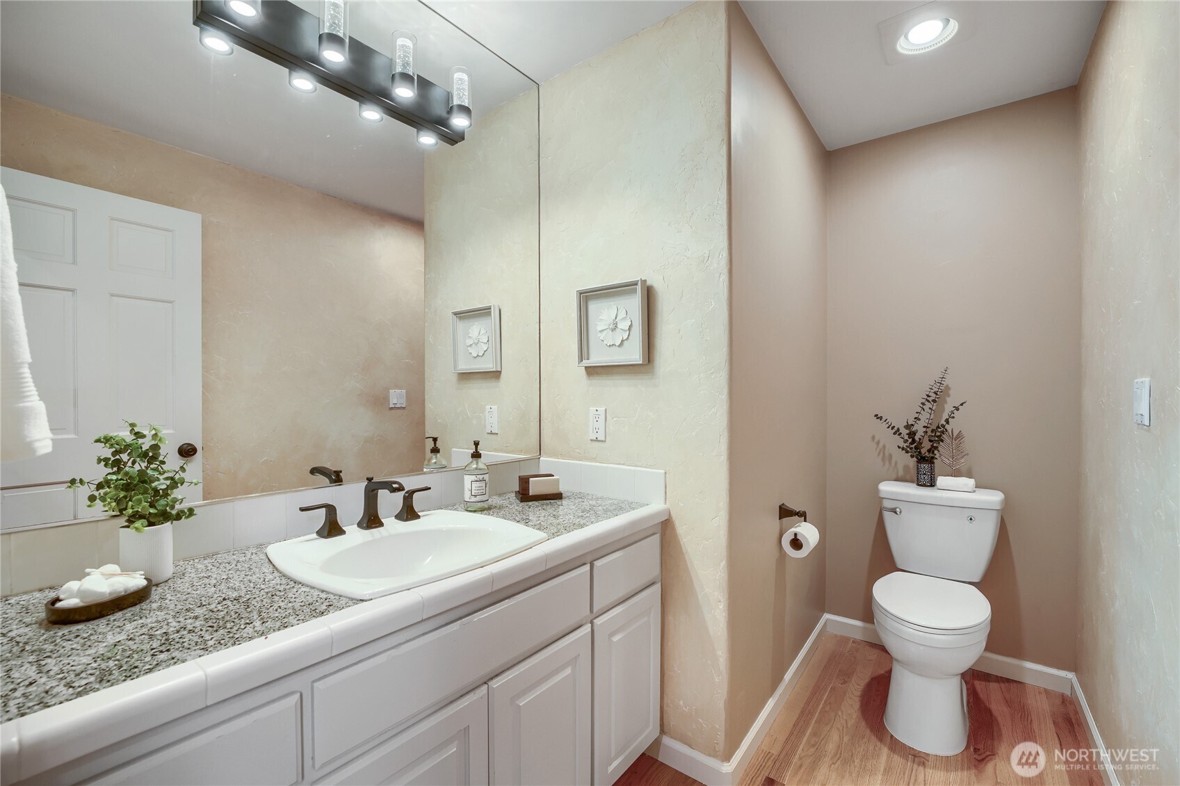 Bellevue, Washington, 98006, United States, 4 Bedrooms Bedrooms, ,3 BathroomsBathrooms,Residential,Active,2051947