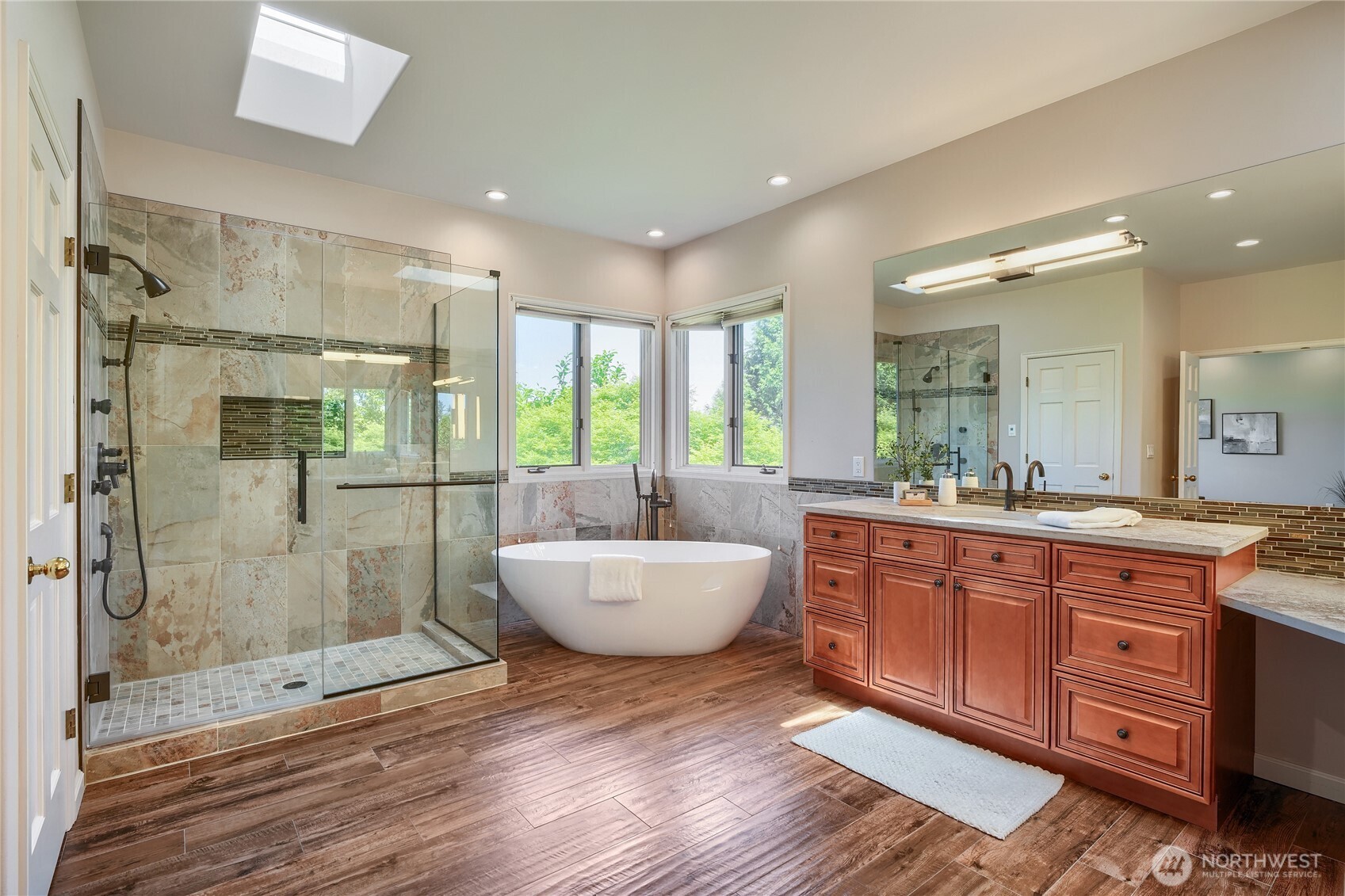 Bellevue, Washington, 98006, United States, 4 Bedrooms Bedrooms, ,3 BathroomsBathrooms,Residential,Active,2051947