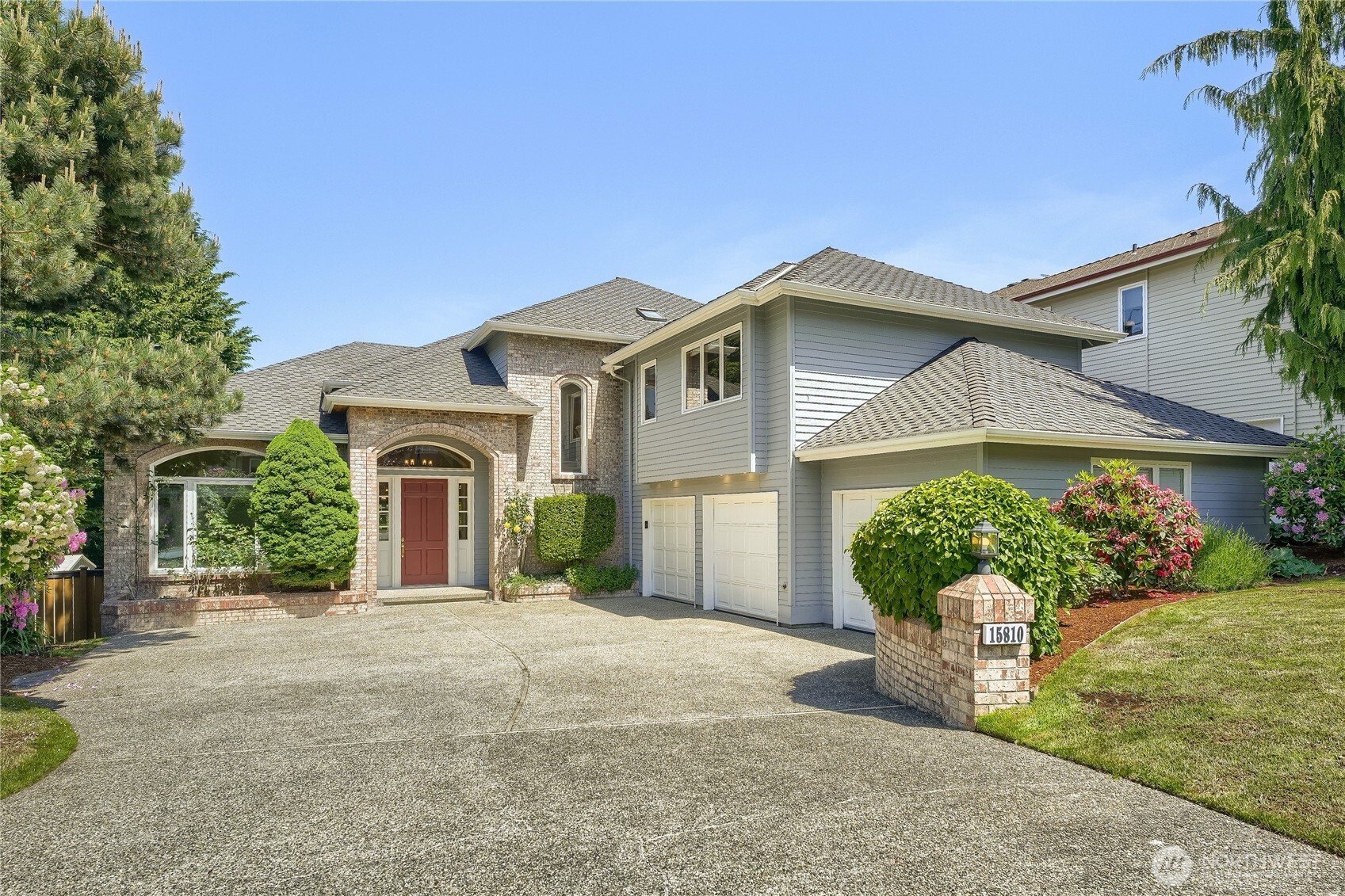 Bellevue, Washington, 98006, United States, 4 Bedrooms Bedrooms, ,3 BathroomsBathrooms,Residential,Active,2051947