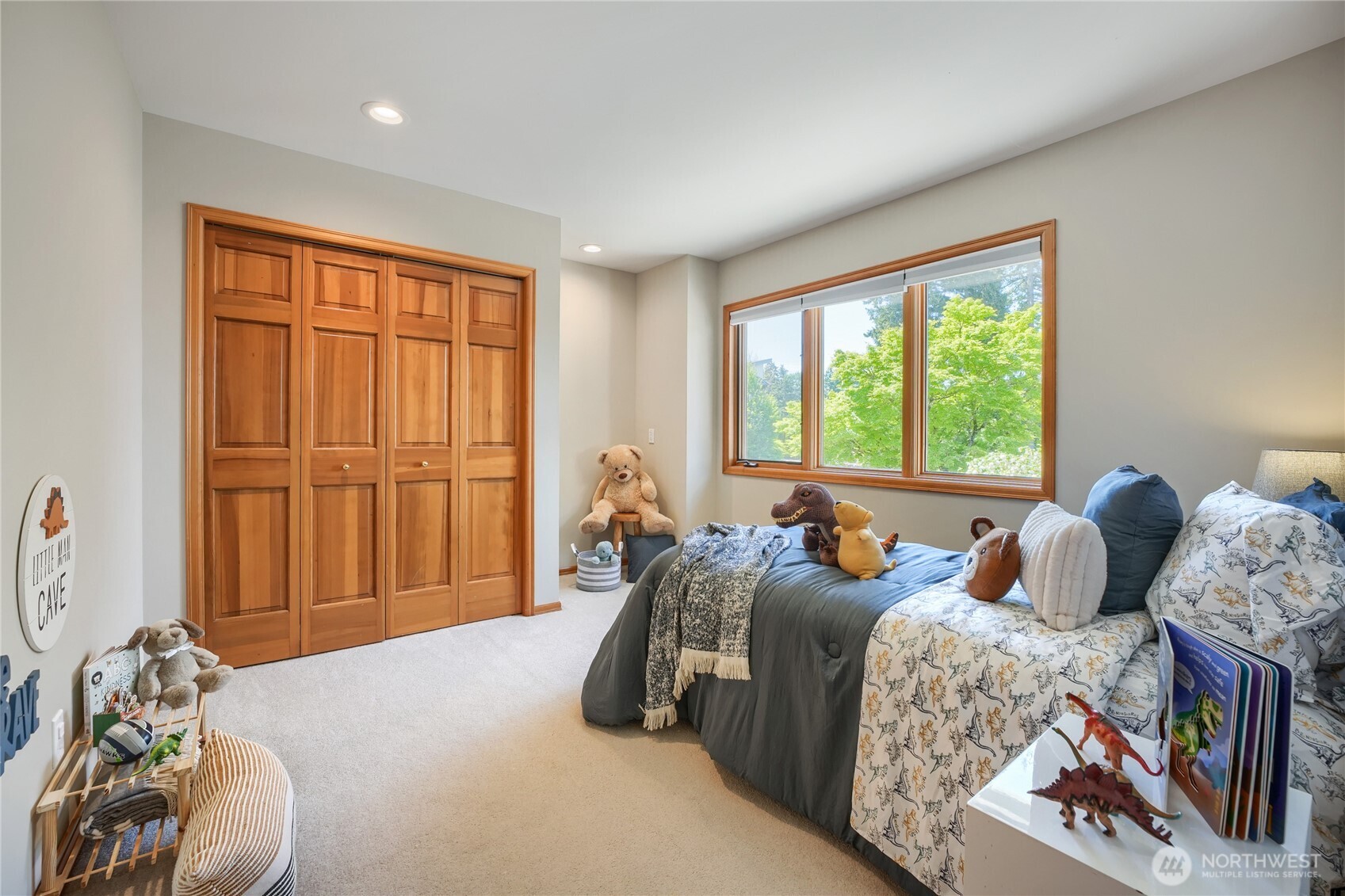 Bellevue, Washington, 98006, United States, 4 Bedrooms Bedrooms, ,3 BathroomsBathrooms,Residential,Active,2051947