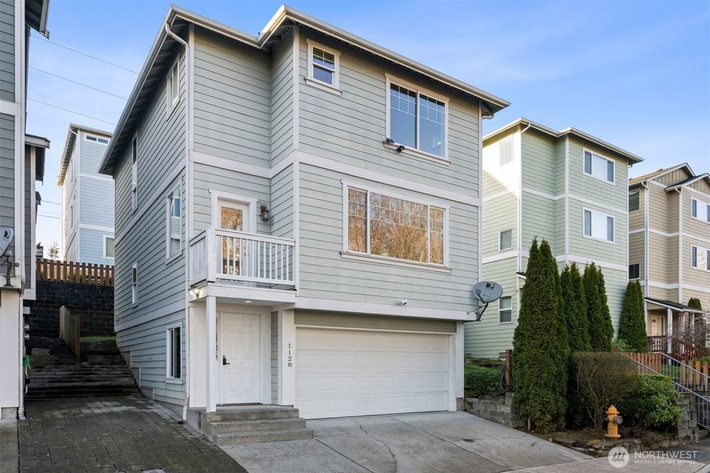 Photo of 1128 Chestnut Street, Everett, WA 98201 (MLS # 2471100)