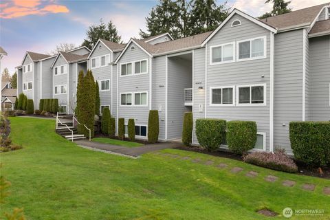 Photo of 12618 109th Court NE #H101, Kirkland, WA 98034 (MLS # 2483710)