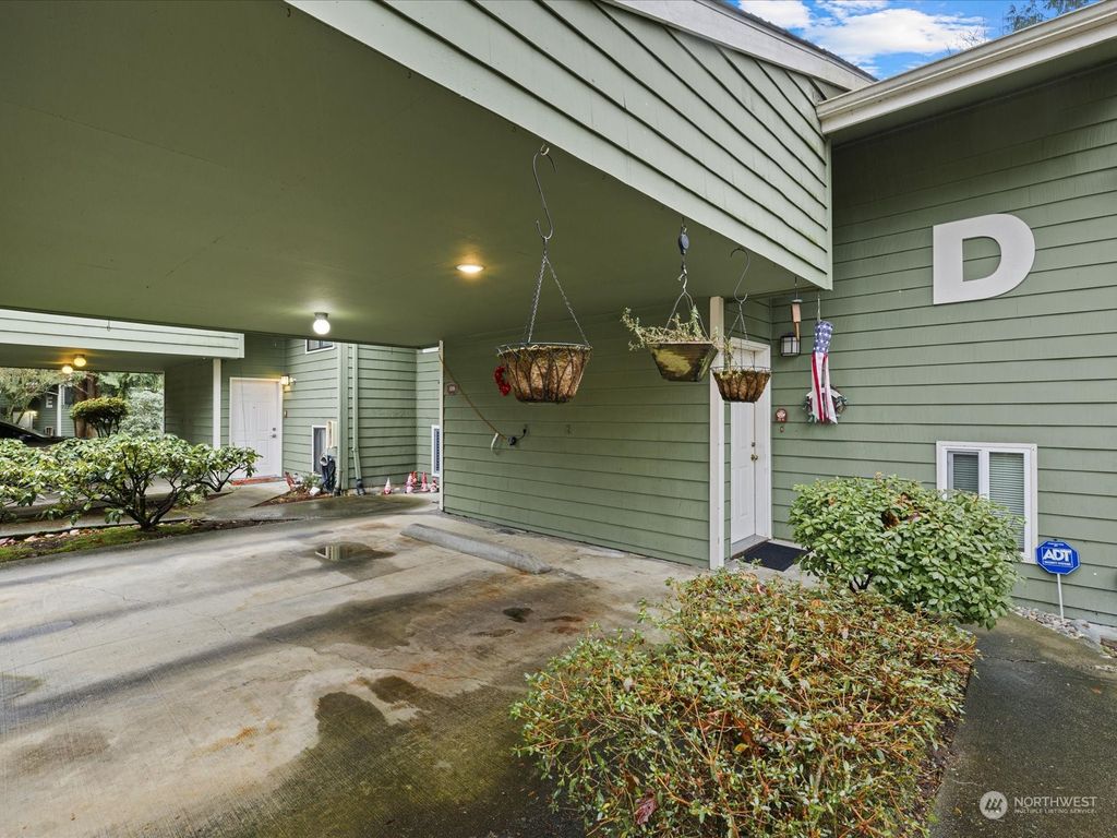 Photo of 13217 SE 256th Street #D4, Kent, WA 98042 (MLS # 2193117)