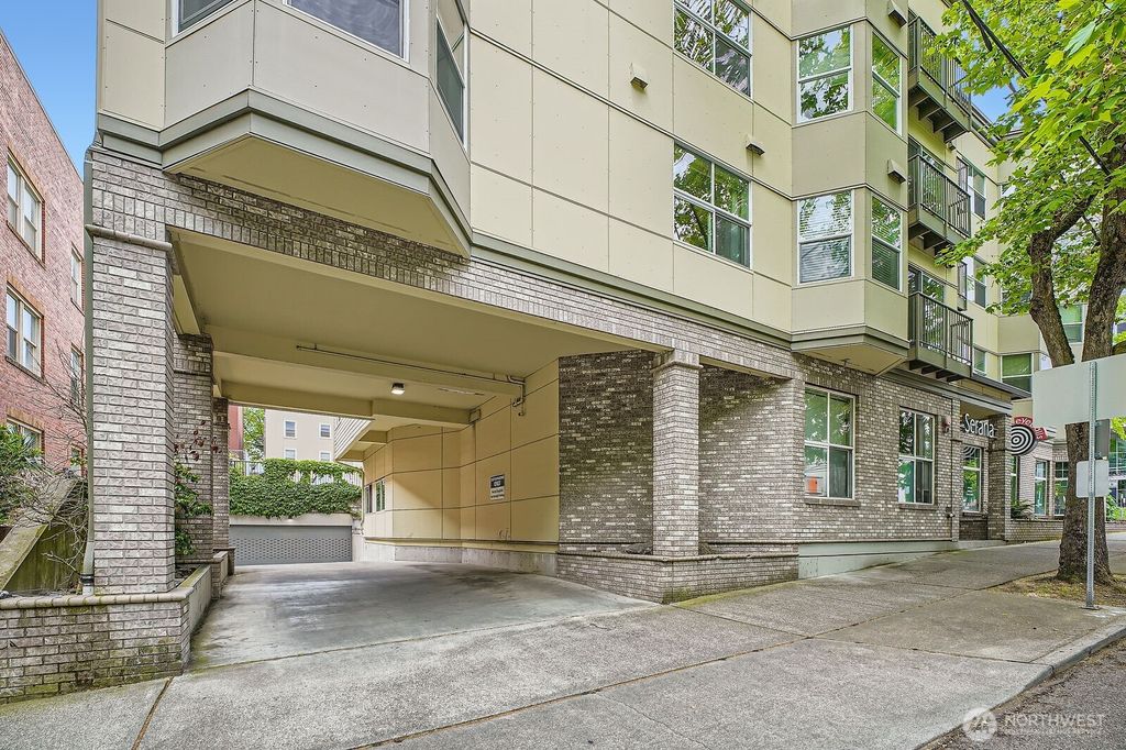 Photo of 621 5th Avenue N #306, Seattle, WA 98109 (MLS # 2389504)