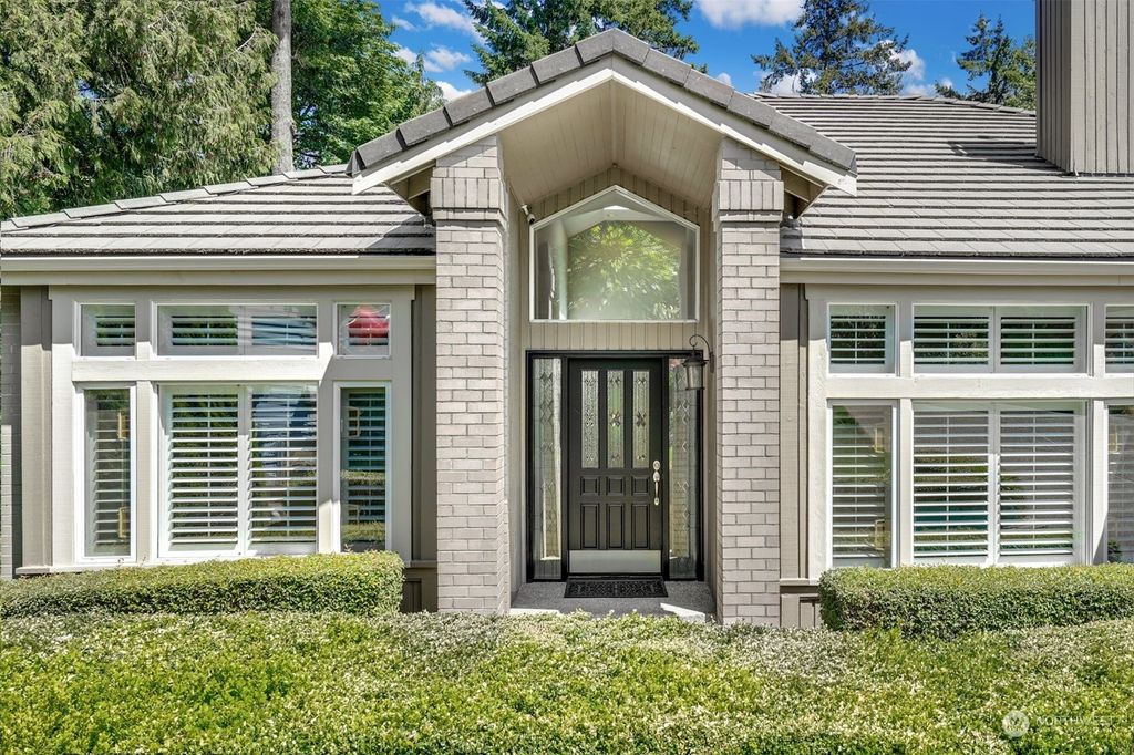 Photo of 6218 155th Place SE, Bellevue, WA 98006 (MLS # 2071146)