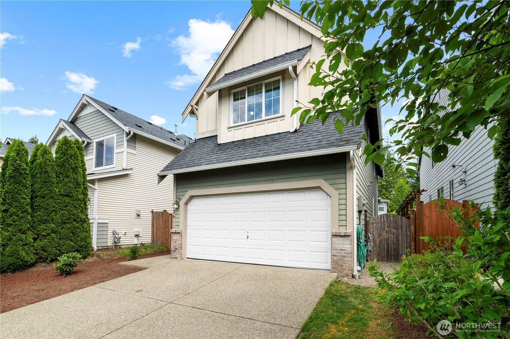 Photo of 12611 13th Avenue SE, Everett, WA 98208 (MLS # 2382078)