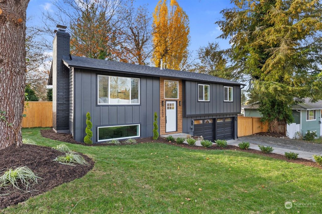 Photo of 16433 128th Avenue SE, Renton, WA 98058 (MLS # 2310631)