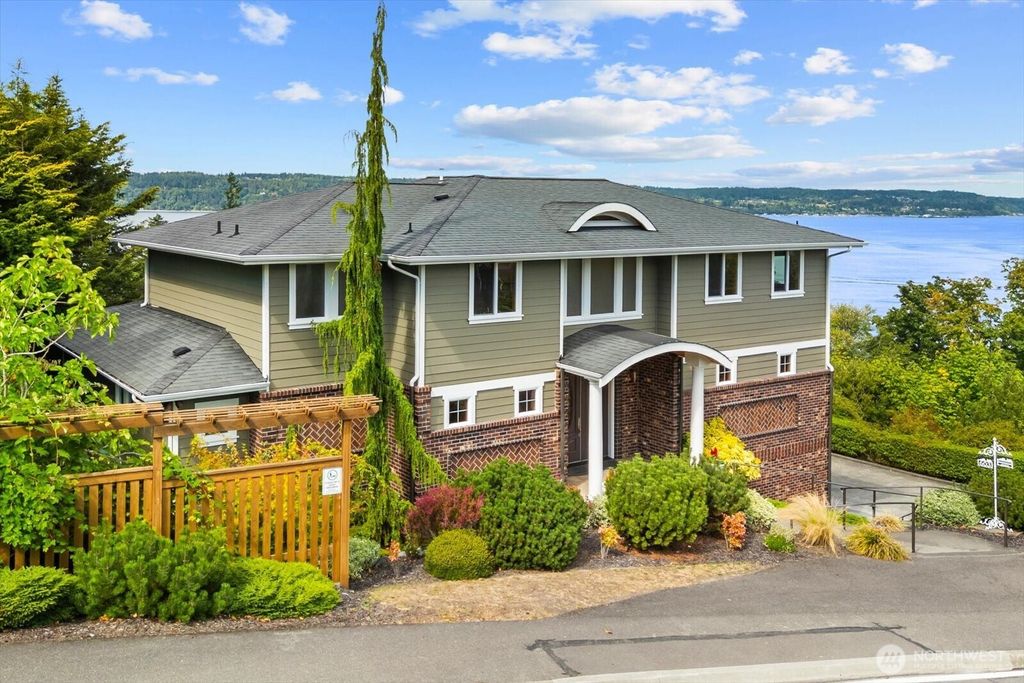 Photo of 603 Washington Avenue, Mukilteo, WA 98275 (MLS # 2474861)