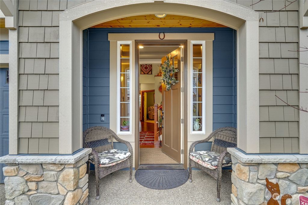 Photo of 1231 145th Street SW, Lynnwood, WA 98087 (MLS # 2187251)