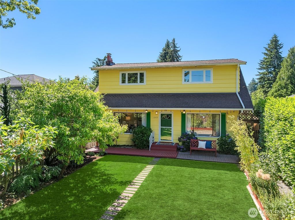 Photo of 13415 Corliss Avenue N, Seattle, WA 98133 (MLS # 2394652)