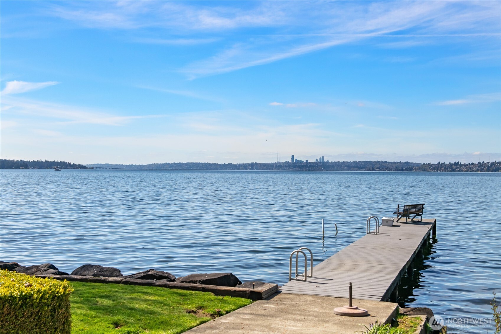 295 Lake Avenue W