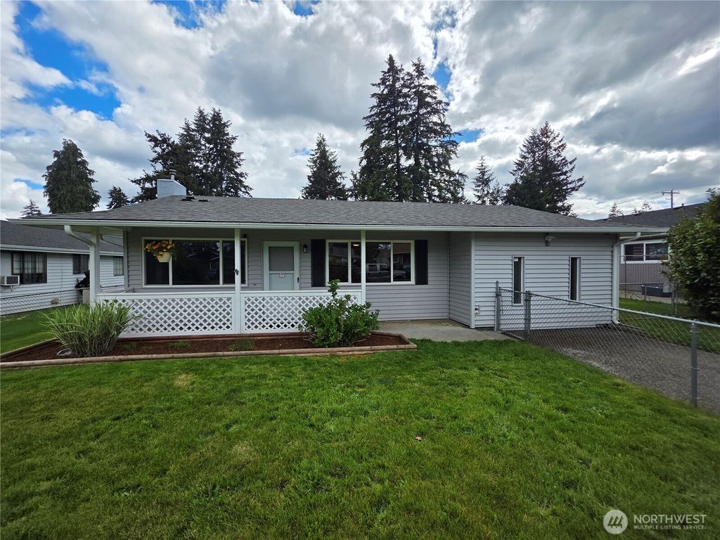 Photo of 212 173rd Street E, Spanaway, WA 98387 (MLS # 2521535)