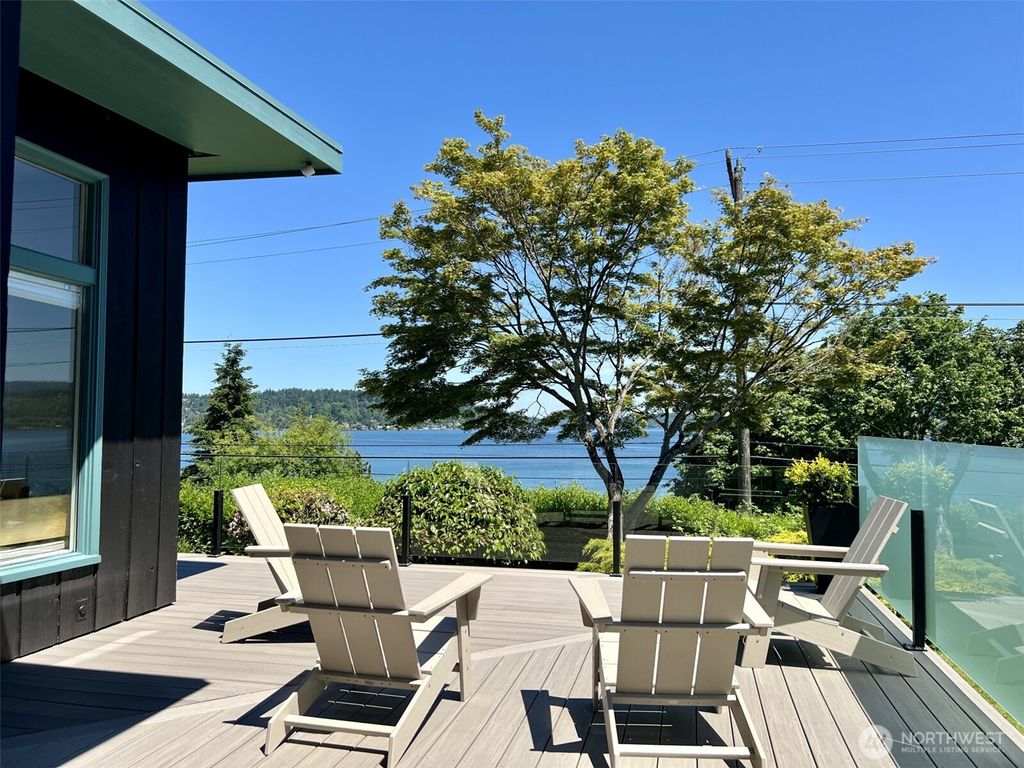 Photo of 10846 Garden Pl S Pl, Seattle, WA 98178 (MLS # 2387158)