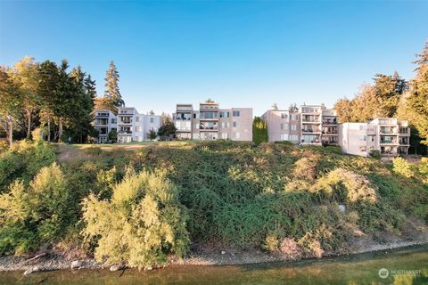 A home in Bremerton