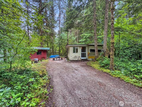 Photo of 68 4 Christmas Tree Circle, Deming, WA 98266 (MLS # 2553683)